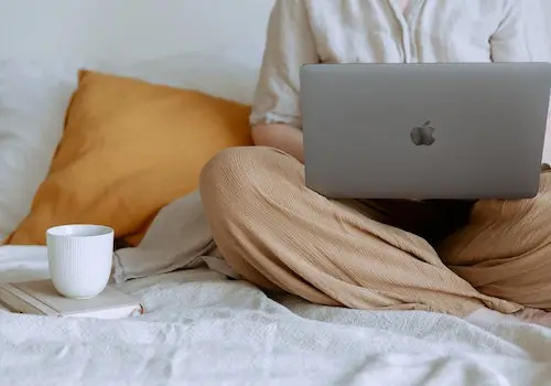 pessoa-no-notebook-estudando-Excel