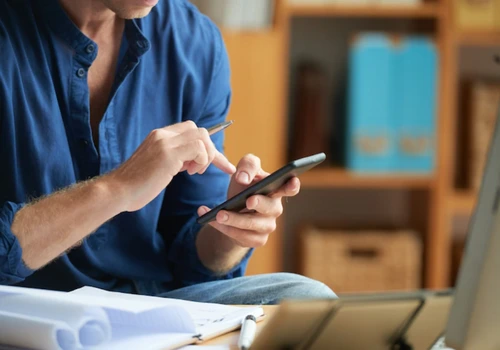 Obter selo de verificado no WhatsApp Bussiness ( Imagen: Freepik)
