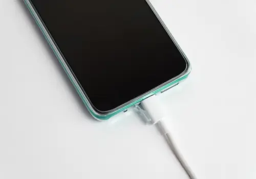 Aplicativo para carregar celular com energia solar ( Imagem: Freepik)