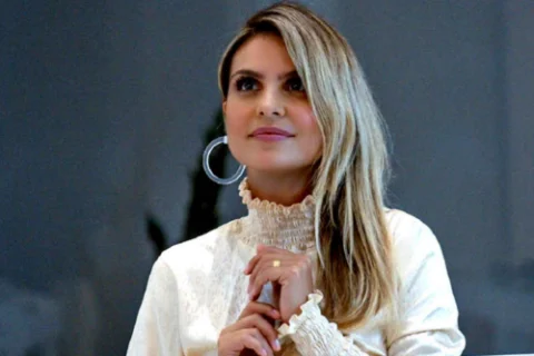 Ouça as melhores músicas da Aline Barros